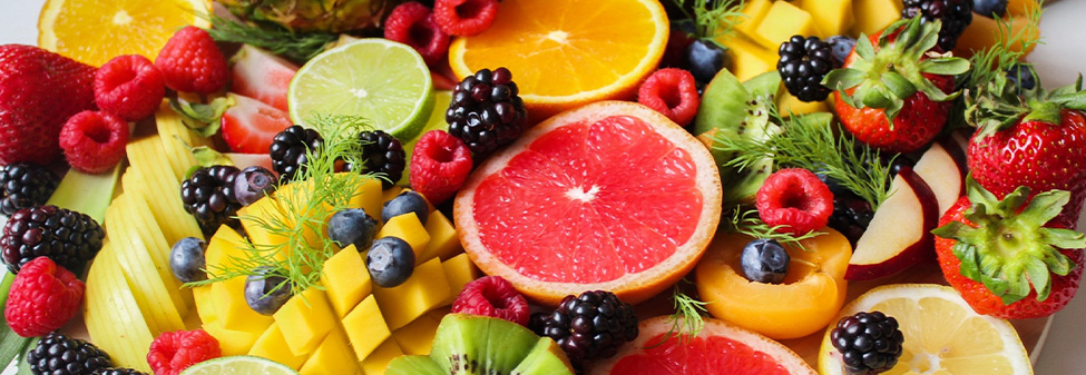 Atraktivno aranžirana voćna salata